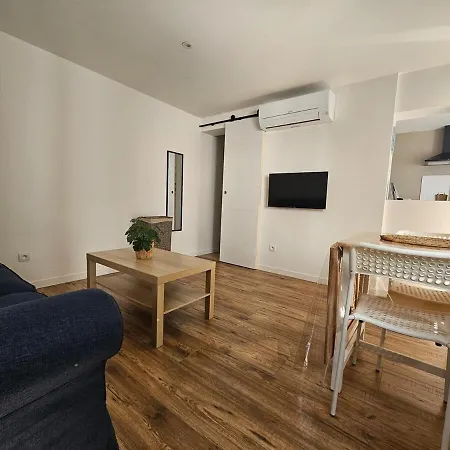 Apartment T2 Climatise A 50m Du Port Et De La Meze