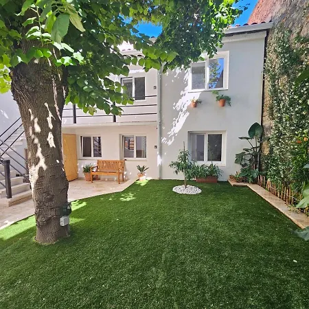 Apartment T2 Climatise A 50m Du Port Et De La Meze